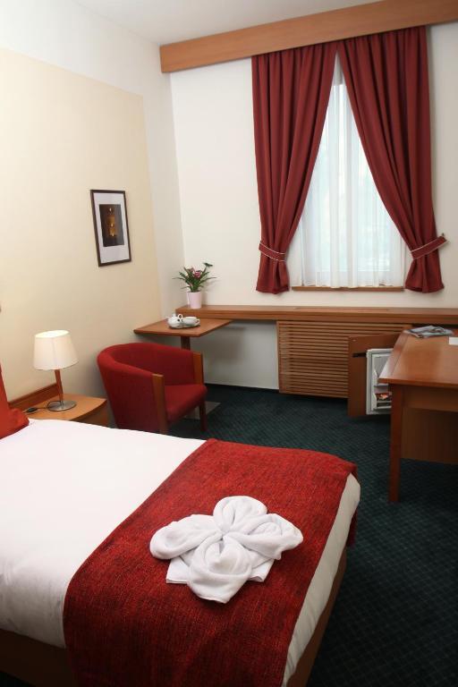 Hotel Slovan Jeseník Zimmer foto